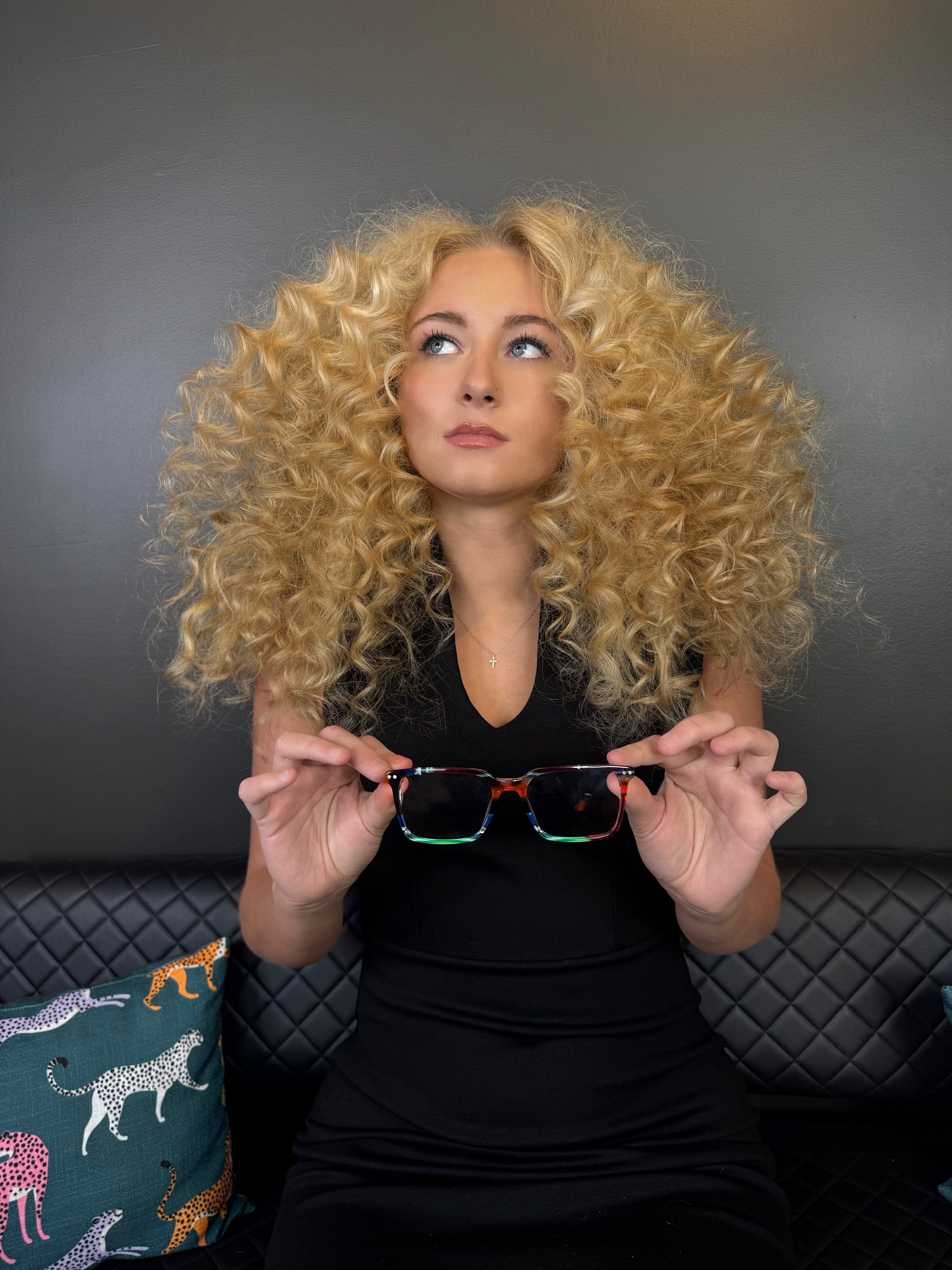 How to Maintain Blonde Hair Between Appointments